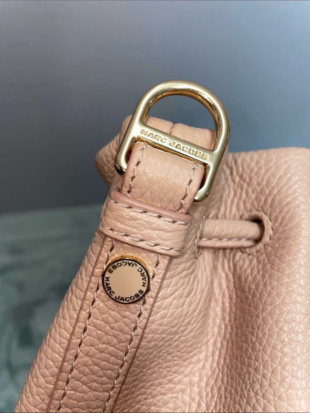 Marc Jacobs ‘The Groove’ Small Bucket Bag - Picture 13 of 16